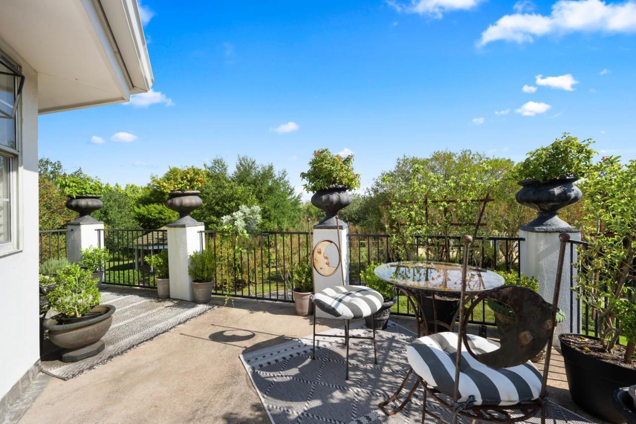 The Plantation House Boutique Inn Pflugerville Exteriör bild